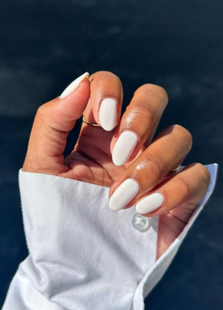 summer white nails