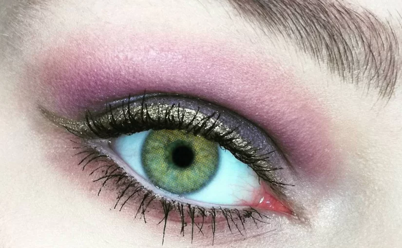 eye shadow colors for green eyes