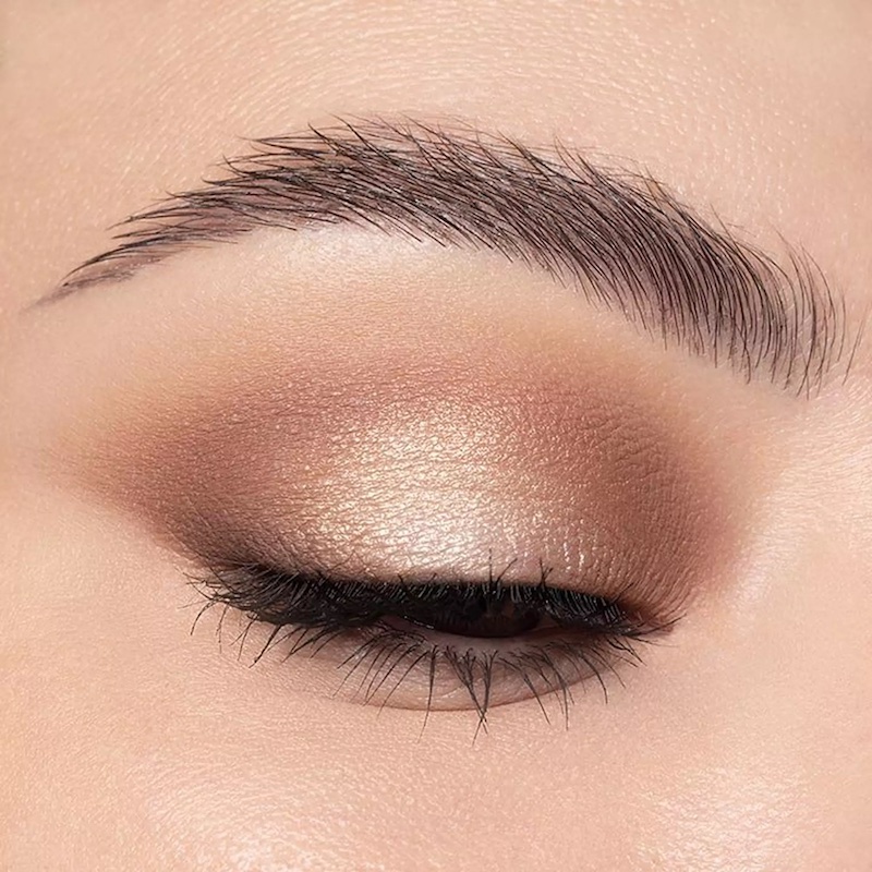 gold eye shadow look